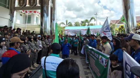 Demo Buruh Kutai Timur: PHK Sepihak dan Perlindungan Tenaga Lokal Jadi Tuntutan Utama