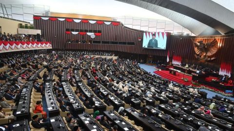 DPR Sahkan UU Perlindungan Ketenagakerjaan, Buruh Sambut dengan Aksi Tertib