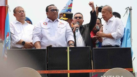 UU Pelindungan Ketenagakerjaan Disahkan: Dampak Nyata bagi Buruh dari PHK hingga Pesangon